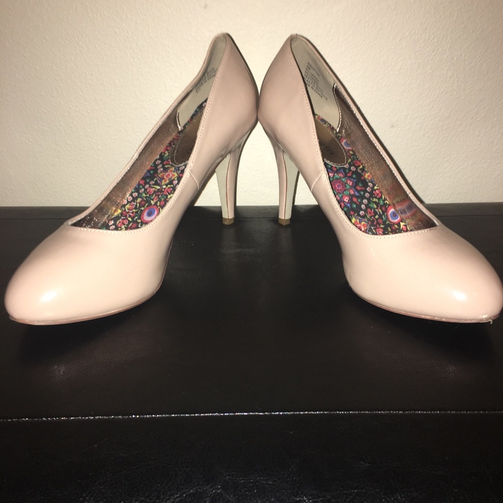 Madden Girl Nude Pumps